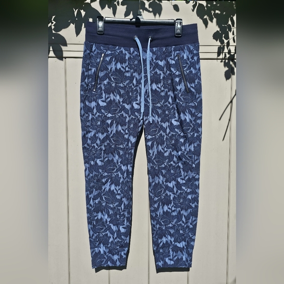Athleta Trekkie North Jogger size 8 - Picture 2 of 7